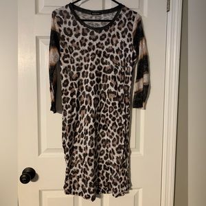 Pajama gown. Leopard print. Cotton gown.
